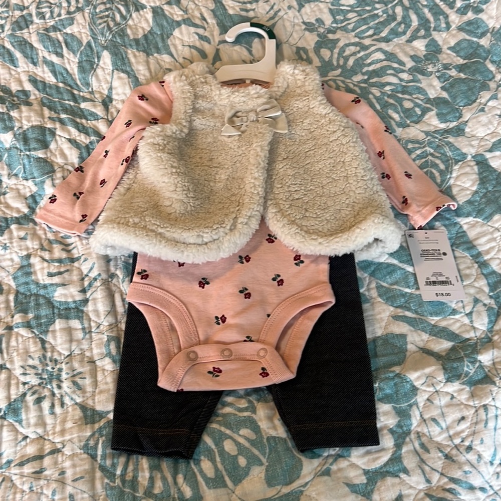 3 month Carters girls 3 pc outfit.